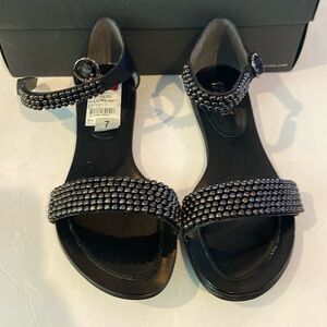 Kenneth Cole black sandals w/gem rocks : Size 7